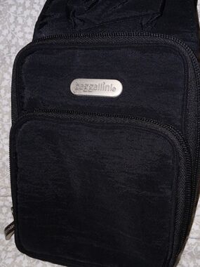 baggallini Black Crossbody Sling Bag - Compact Everyday Carry